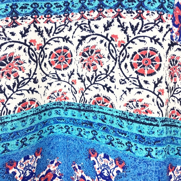 Lush Norstrom Sleeveless Patterned Blouse Blue - Picture 4 of 6